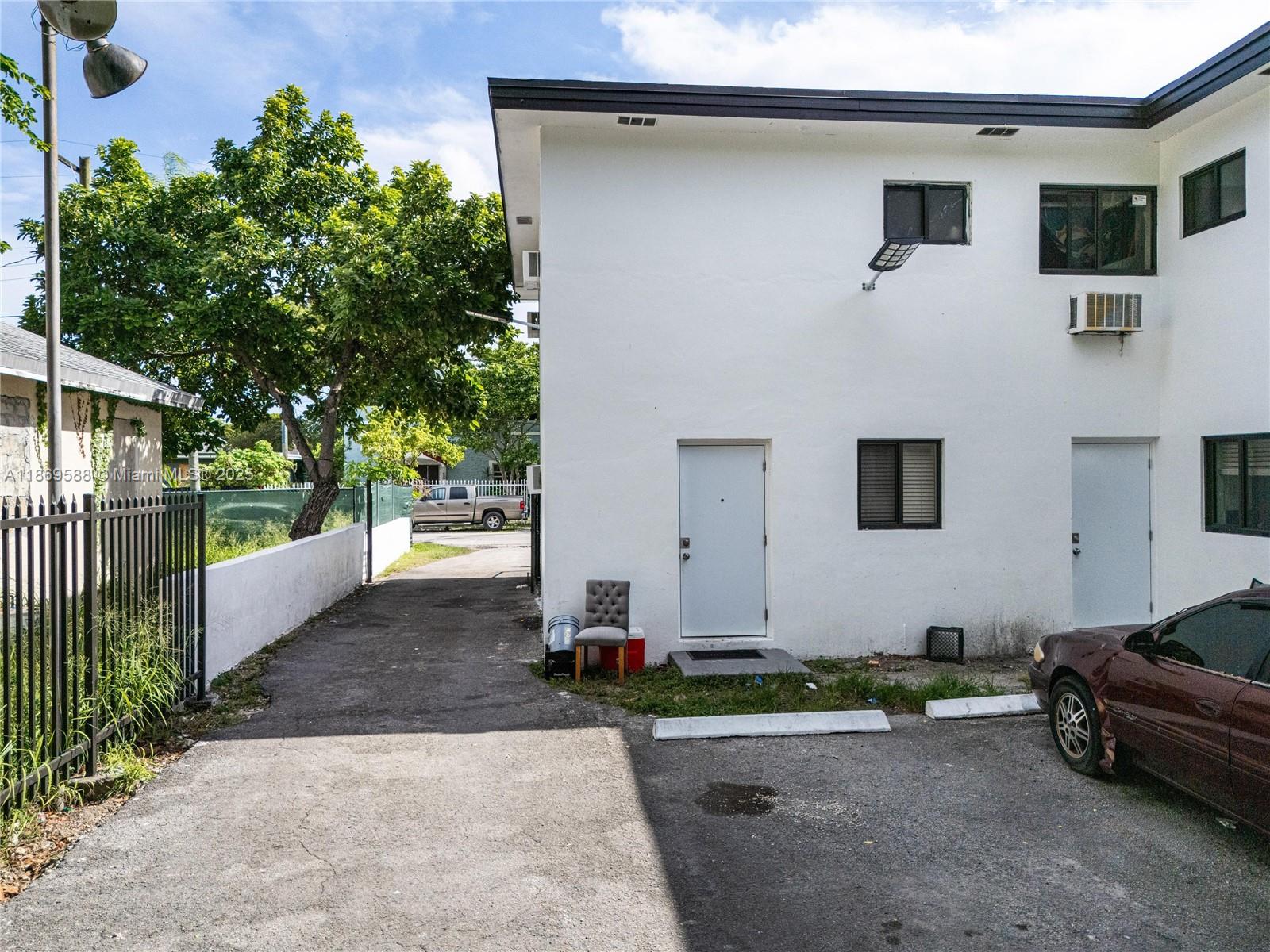 See details / 6090 sq. ft. $ 2025-08-30 0 Photo