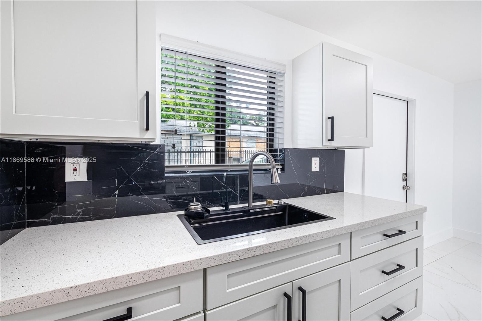 See details / 6090 sq. ft. $ 2025-08-30 0 Photo