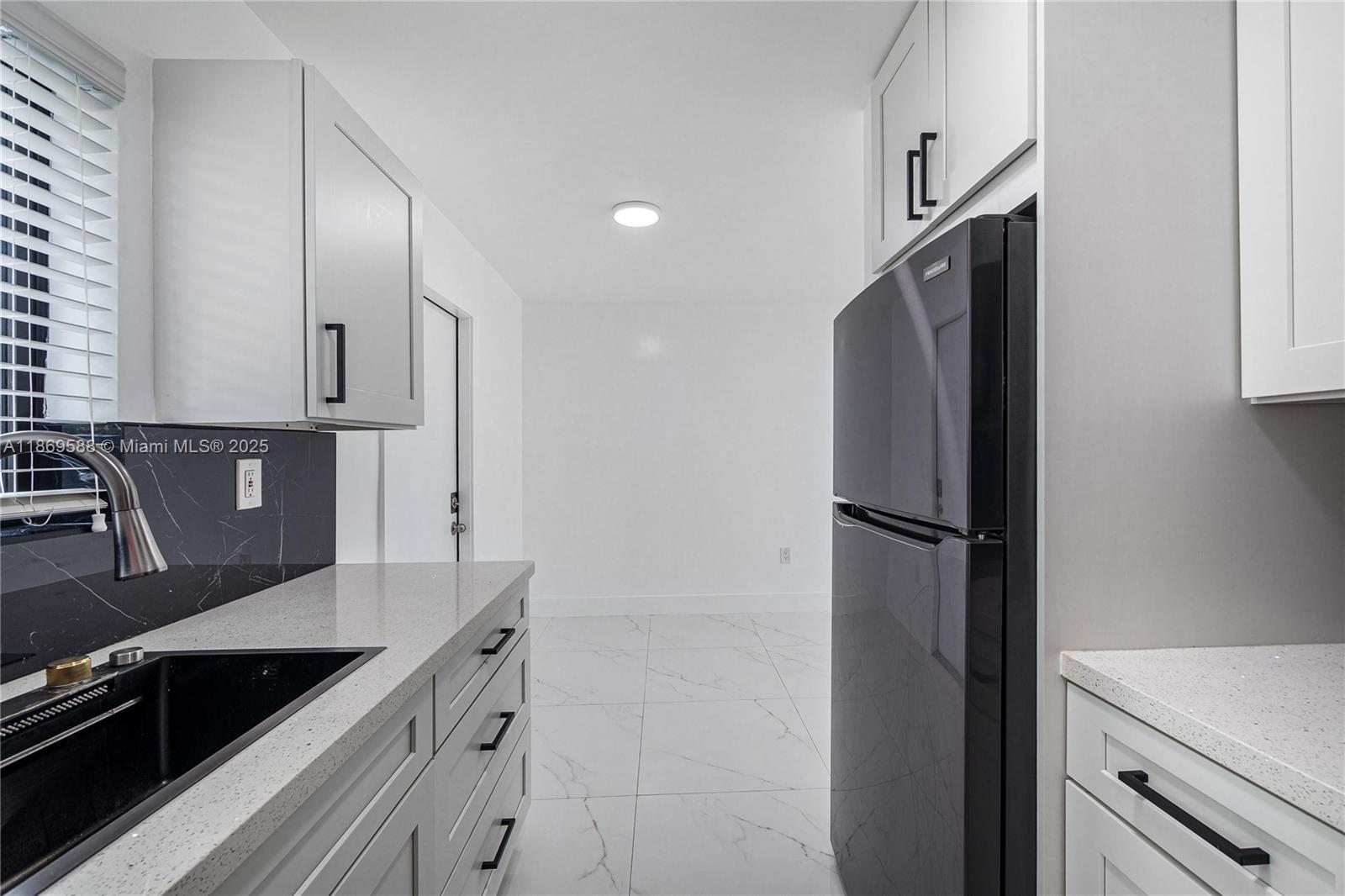 See details / 6090 sq. ft. $ 2025-08-30 0 Photo