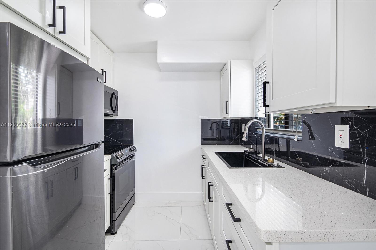 See details / 6090 sq. ft. $ 2025-08-30 0 Photo