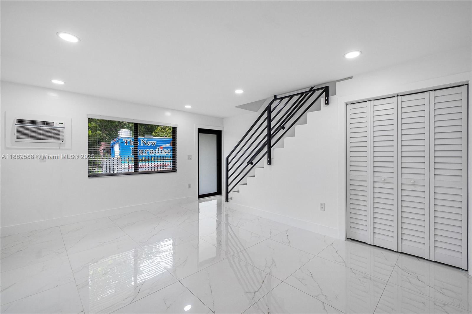 See details / 6090 sq. ft. $ 2025-08-30 0 Photo