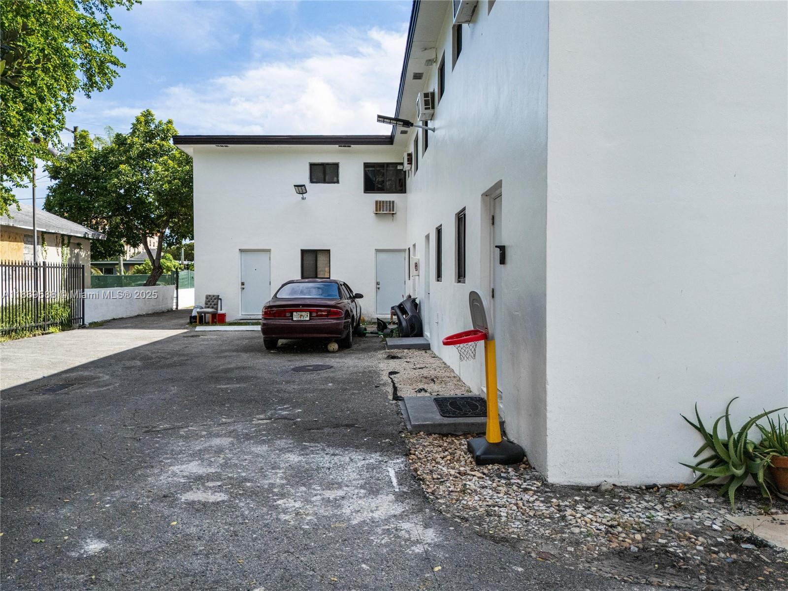 See details / 6090 sq. ft. $ 2025-08-30 0 Photo