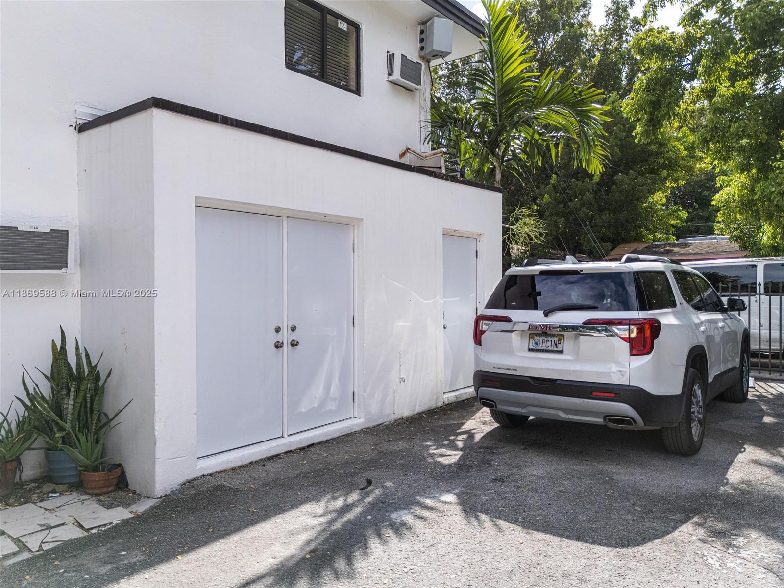 See details / 6090 sq. ft. $ 2025-08-30 0 Photo