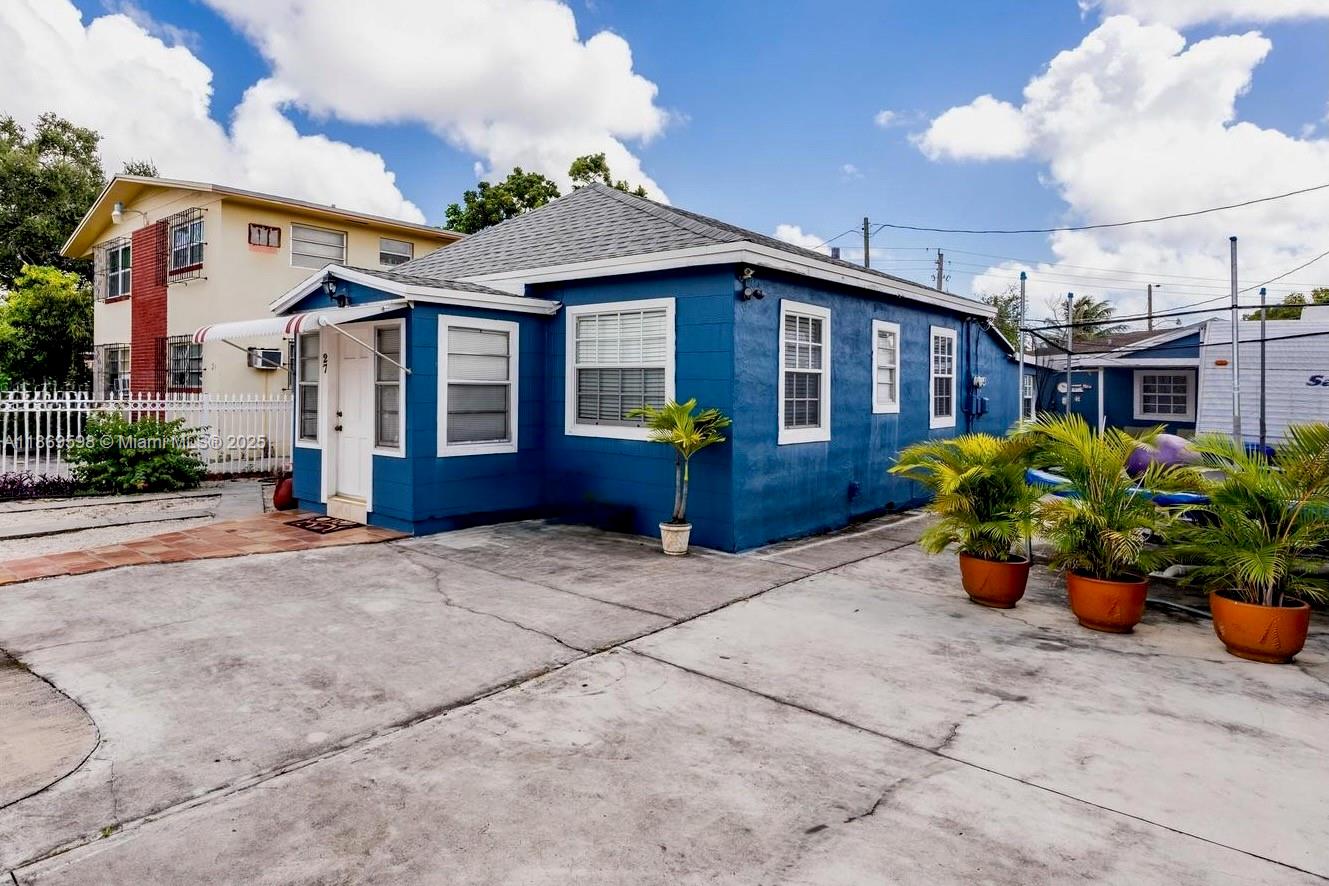 Ver detalles / 1636 sq. ft. $ 2025-08-30 0 foto