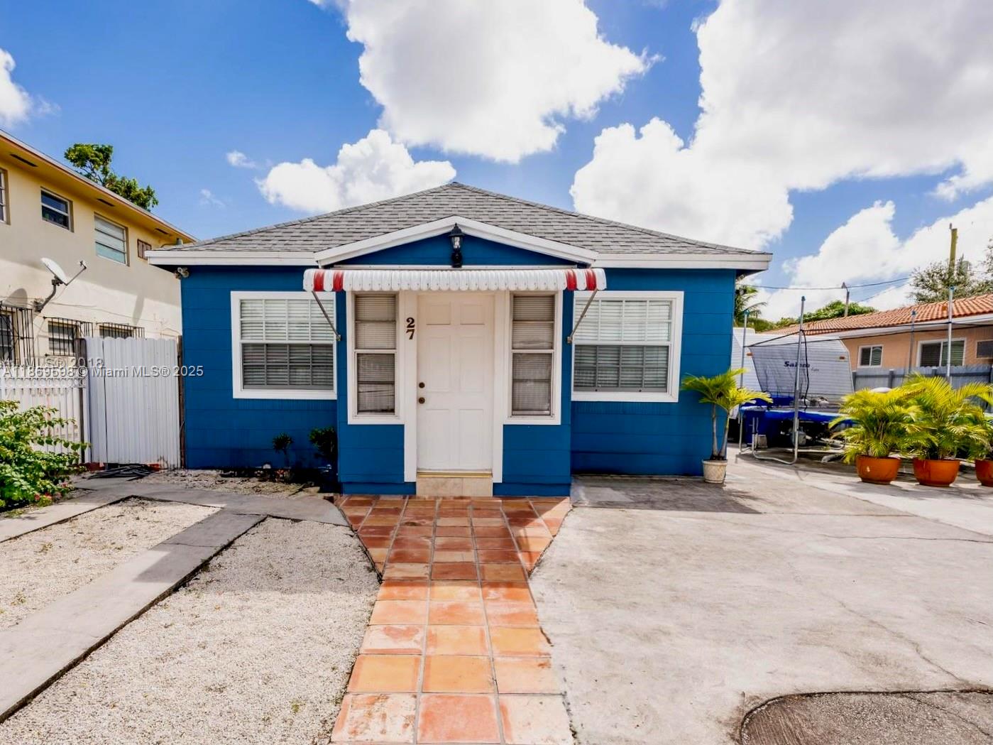 Ver detalles / 1636 sq. ft. $ 2025-08-30 0 foto