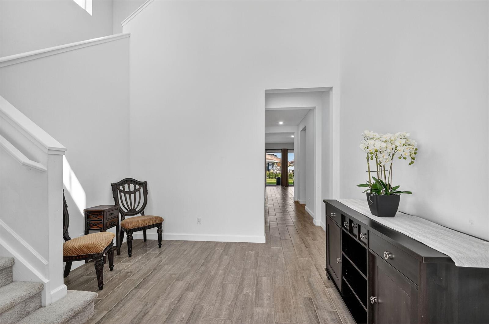 Ver detalles 19113 5 / 2869 sq. ft. $ 2026-05-27 0 foto