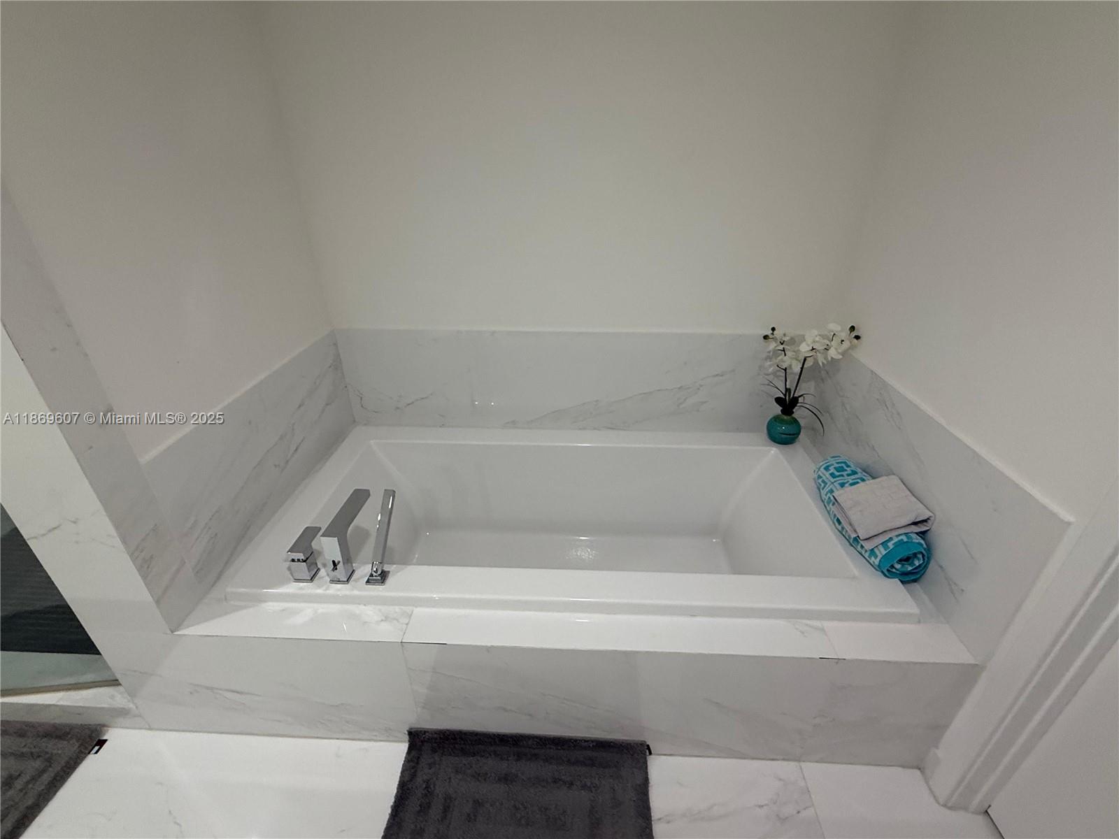 Photo of 400 Sunny Isles Blvd  #1021, Sunny Isles Beach, Florida, 33160 - 