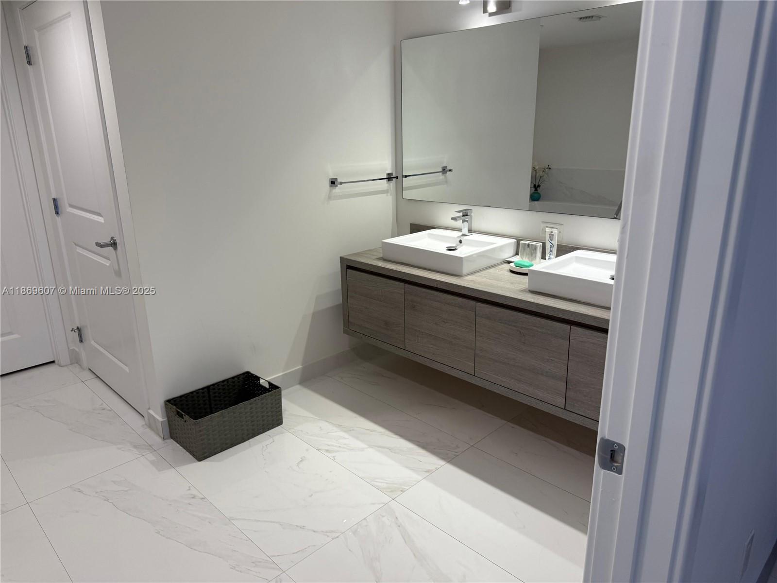 Photo of 400 Sunny Isles Blvd  #1021, Sunny Isles Beach, Florida, 33160 - 