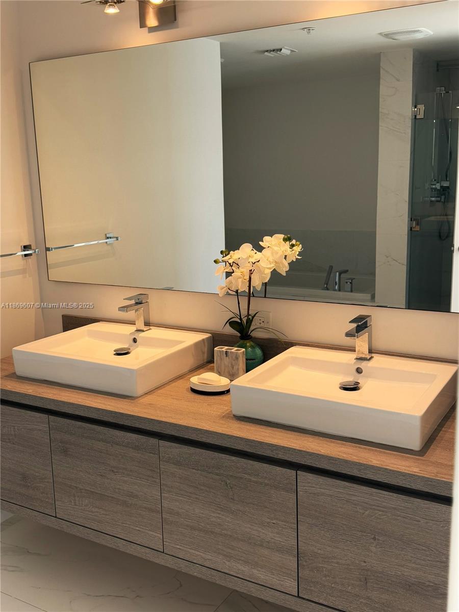 Photo of 400 Sunny Isles Blvd  #1021, Sunny Isles Beach, Florida, 33160 - 