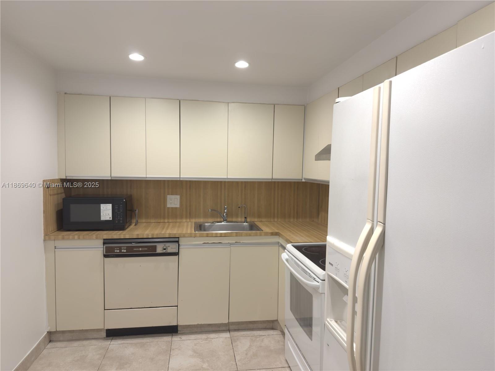 Photo of 2500 Parkview Dr #1909, Hallandale Beach, Florida, 33009 -