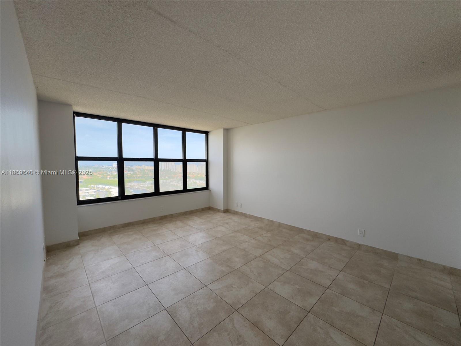 Photo of 2500 Parkview Dr  #1909, Hallandale Beach, Florida, 33009 - Bedroom