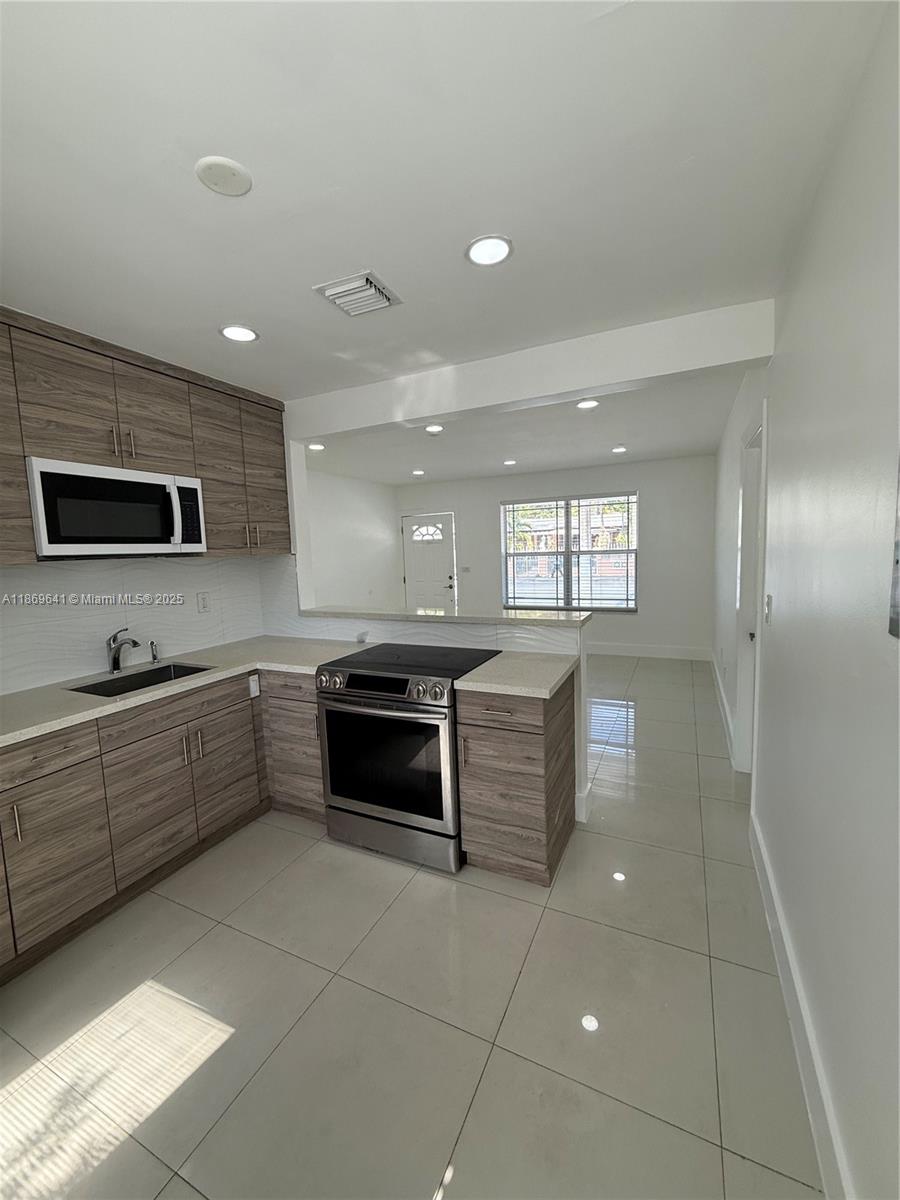 See details / 1505 sq. ft. $ 2025-08-31 0 Photo