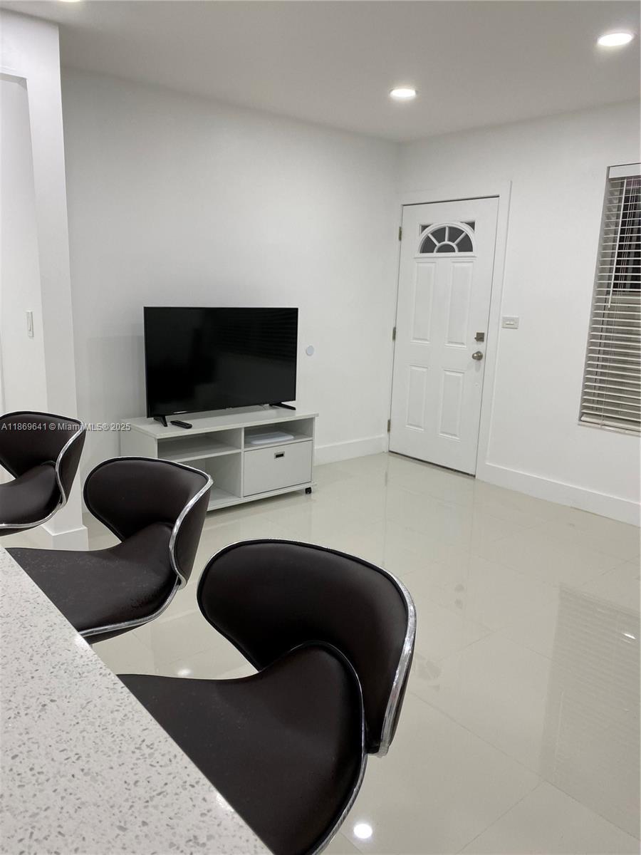 See details / 1505 sq. ft. $ 2025-08-31 0 Photo