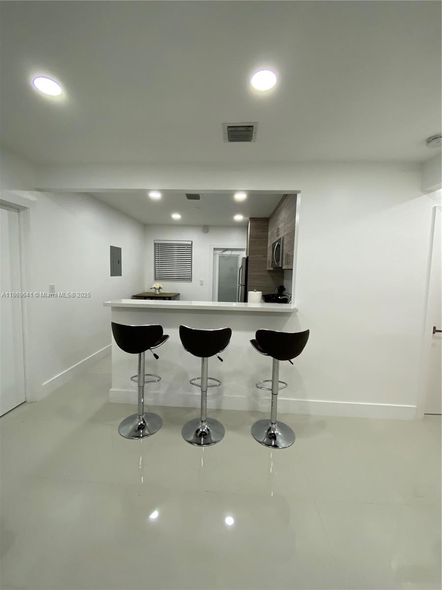 See details / 1505 sq. ft. $ 2025-08-31 0 Photo
