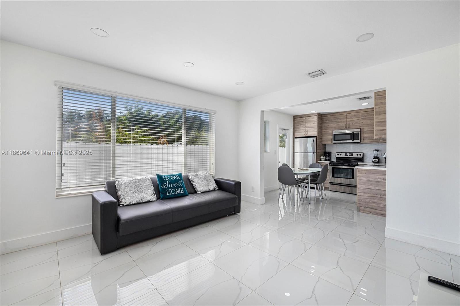 See details / 1505 sq. ft. $ 2025-08-31 0 Photo