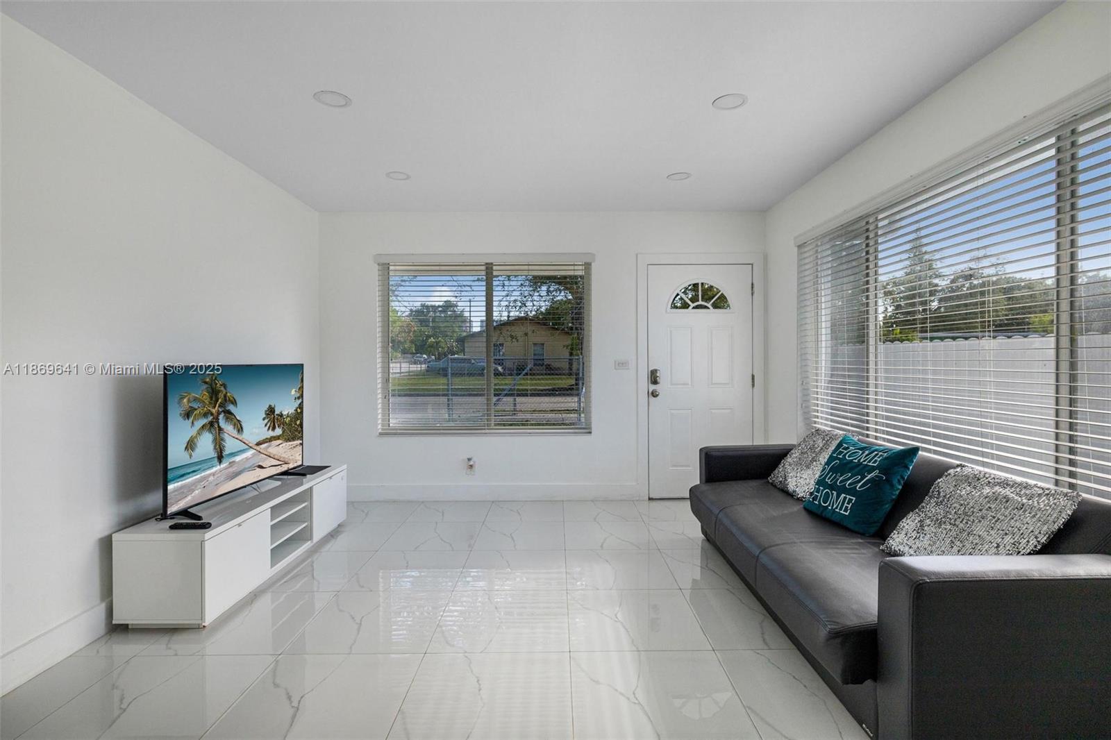 See details / 1505 sq. ft. $ 2025-08-31 0 Photo