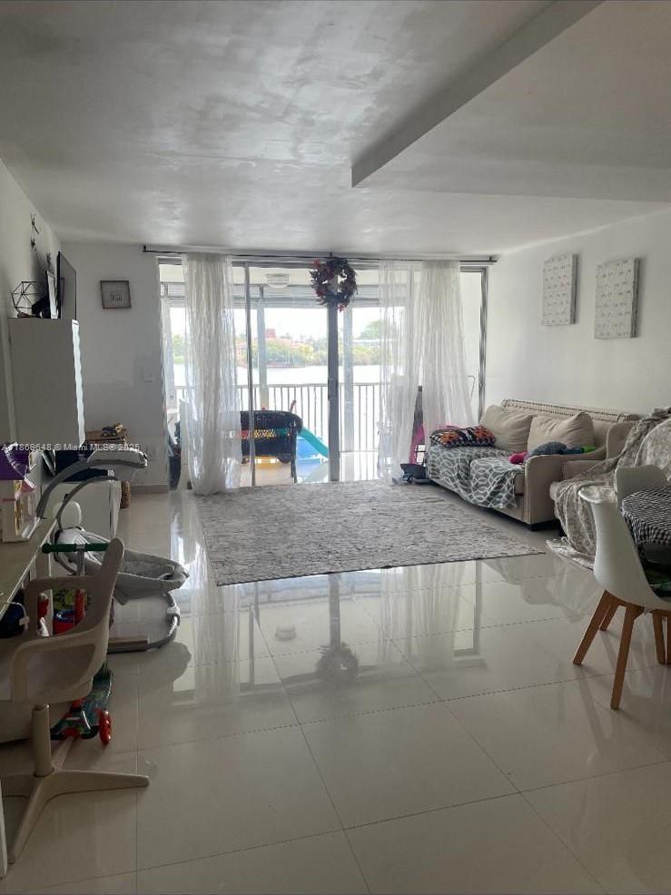 213-3 2 / 2 1315 sq. ft. $ 2025-08-31 0 Photo