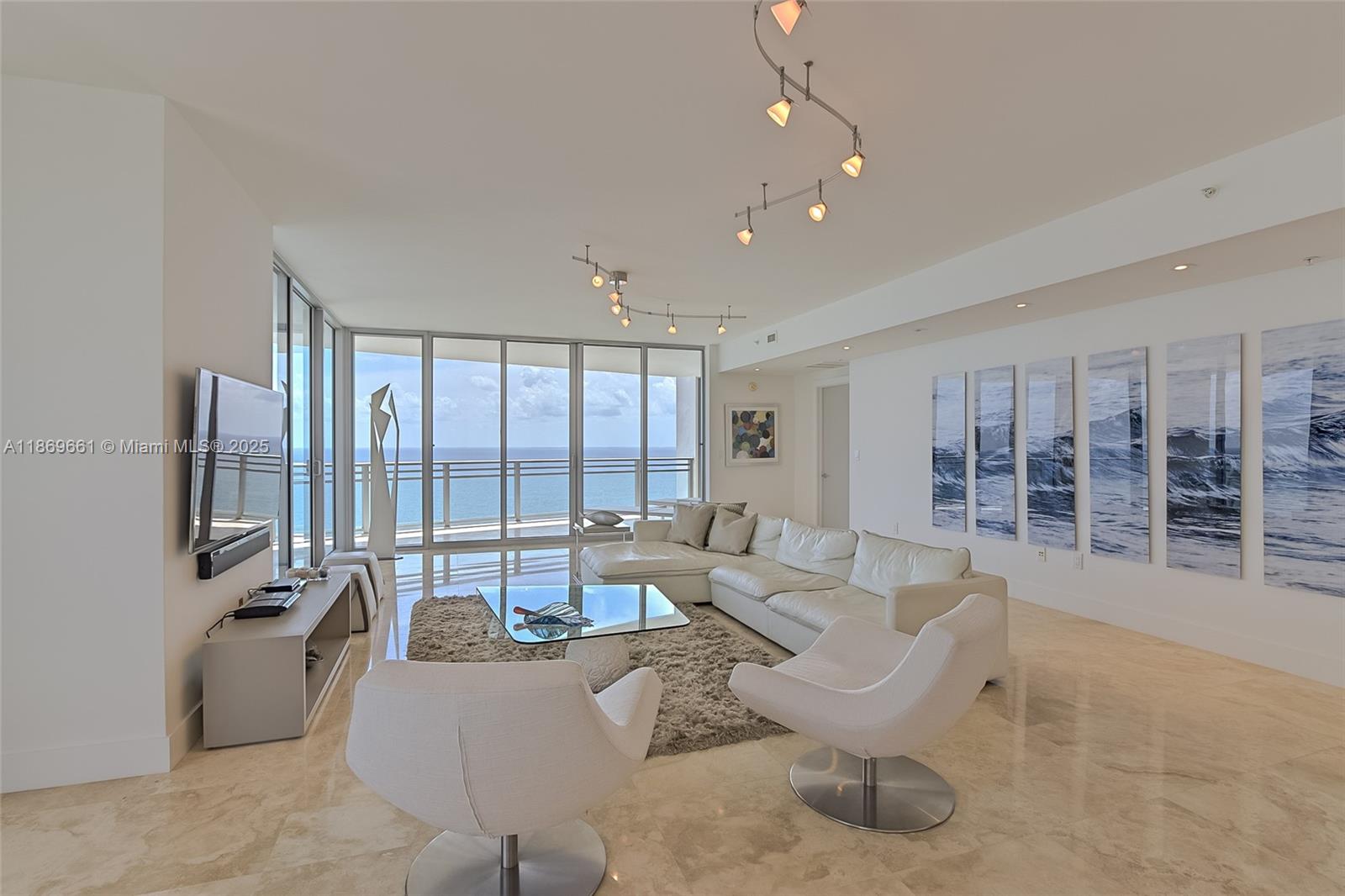 Photo of 3535 OCEAN DR  #2002, Hollywood, Florida, 33019 - 