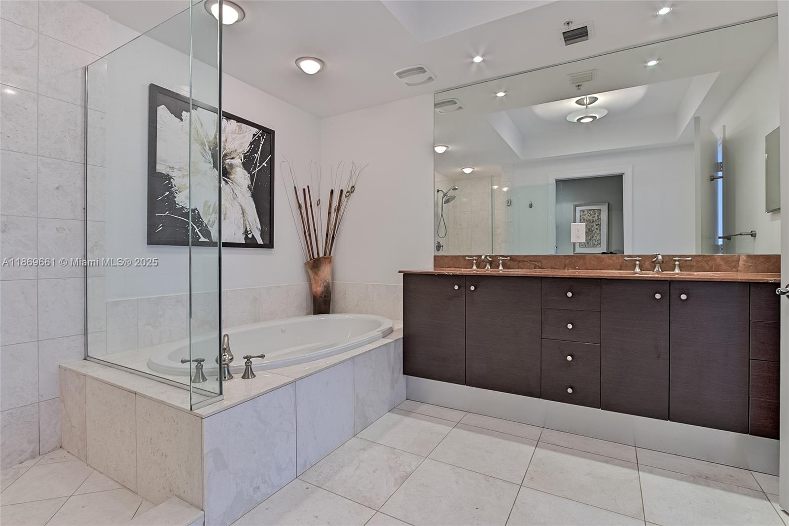 Photo of 3535 OCEAN DR  #2002, Hollywood, Florida, 33019 - 