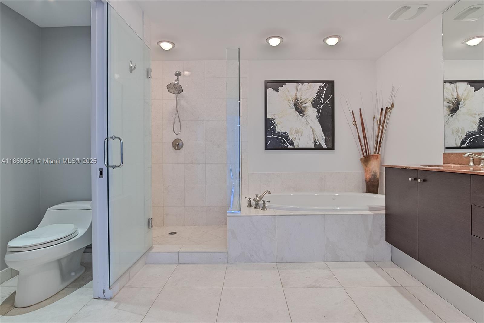 Photo of 3535 OCEAN DR  #2002, Hollywood, Florida, 33019 - 