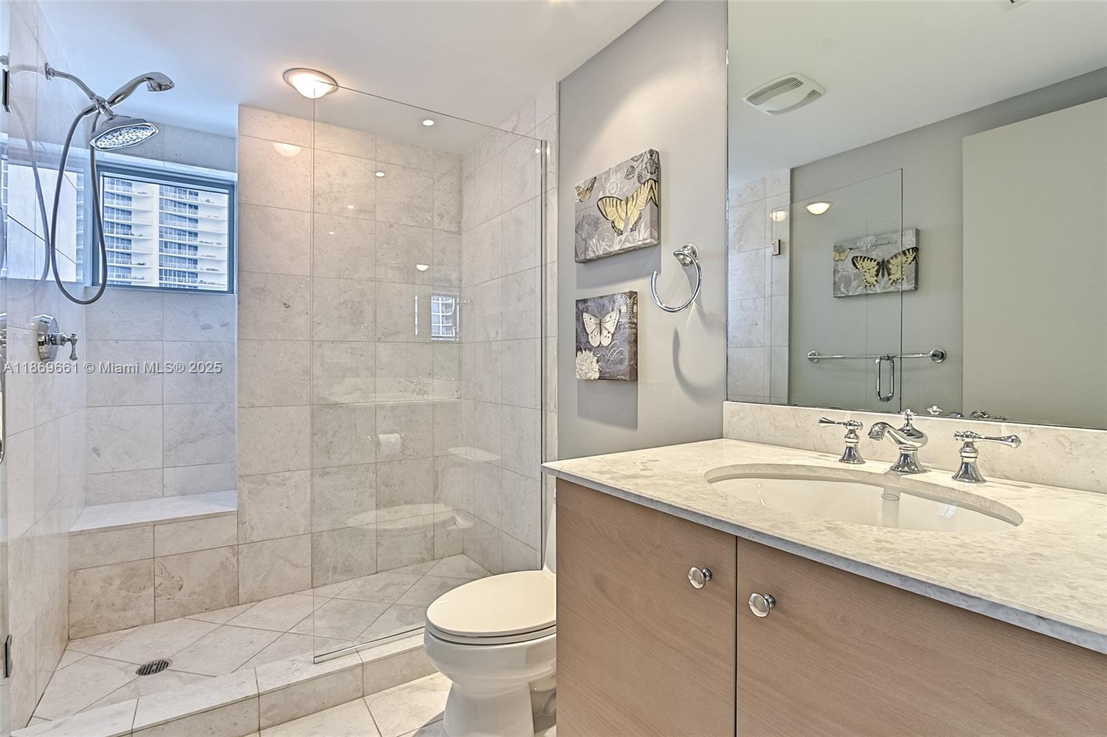 Photo of 3535 OCEAN DR  #2002, Hollywood, Florida, 33019 - 