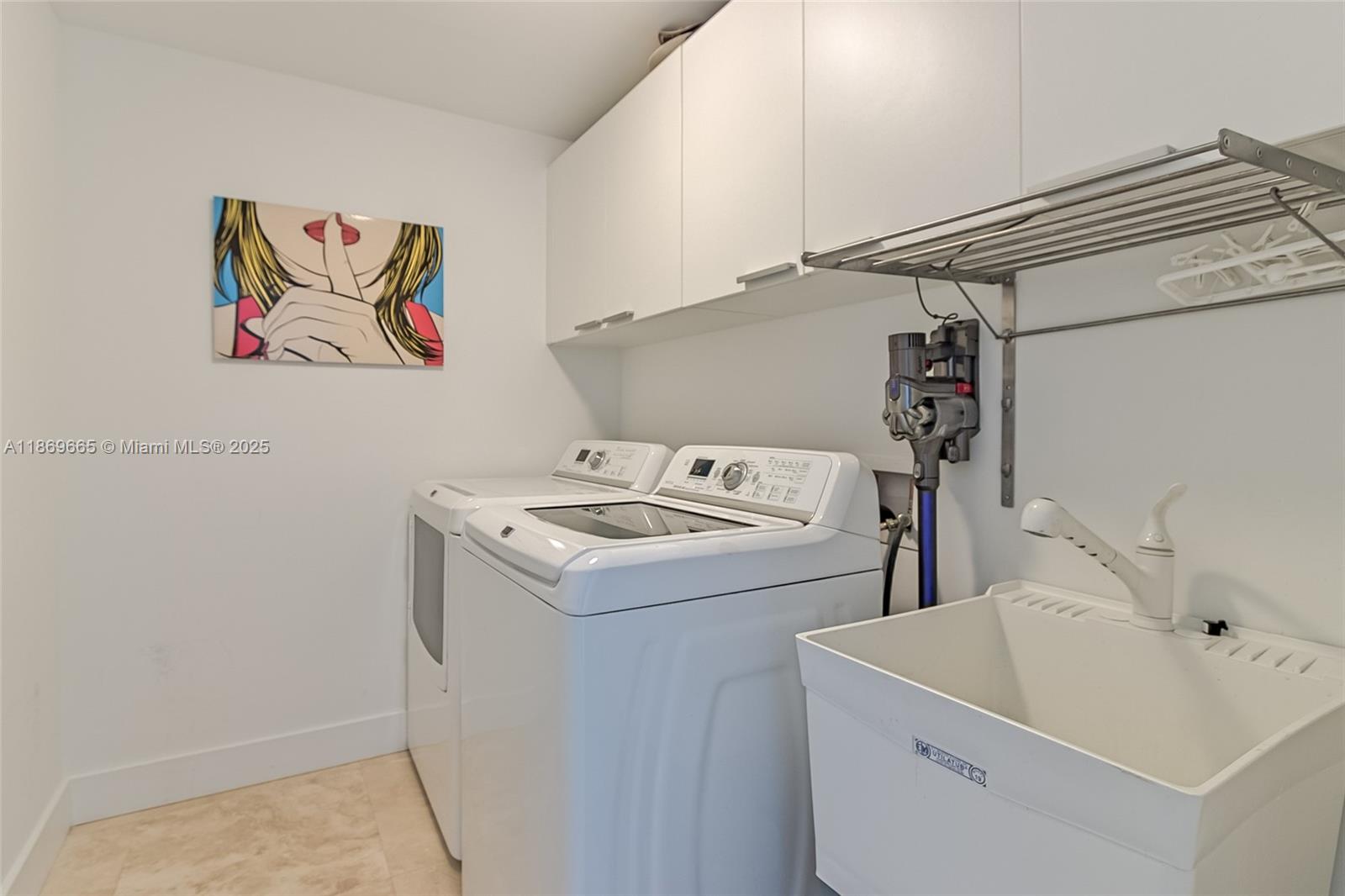 Photo of 3535 OCEAN DR  #2002, Hollywood, Florida, 33019 - 