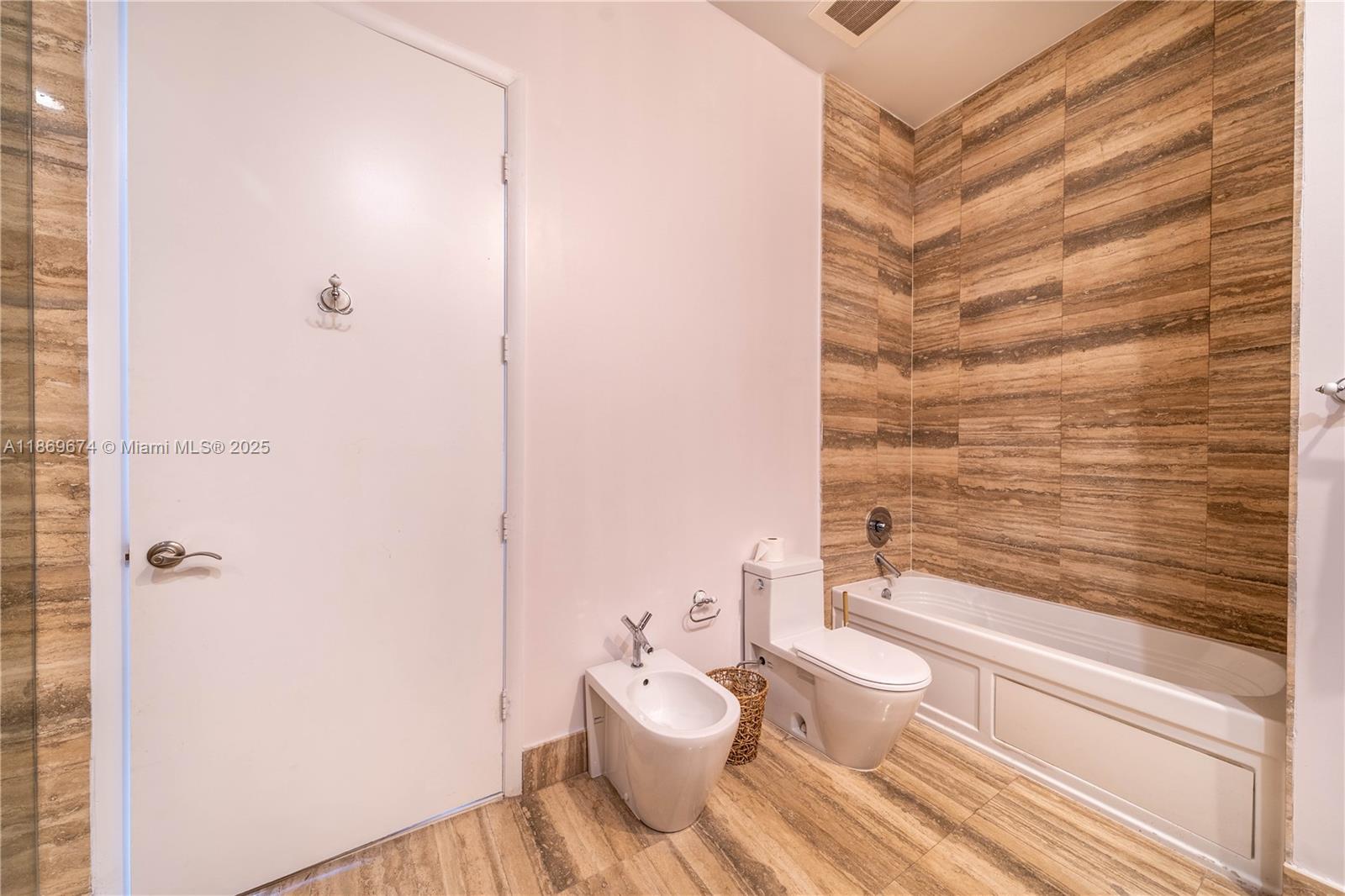 4305 2 / 2 1435 sq. ft. $ 2025-08-31 0 Photo