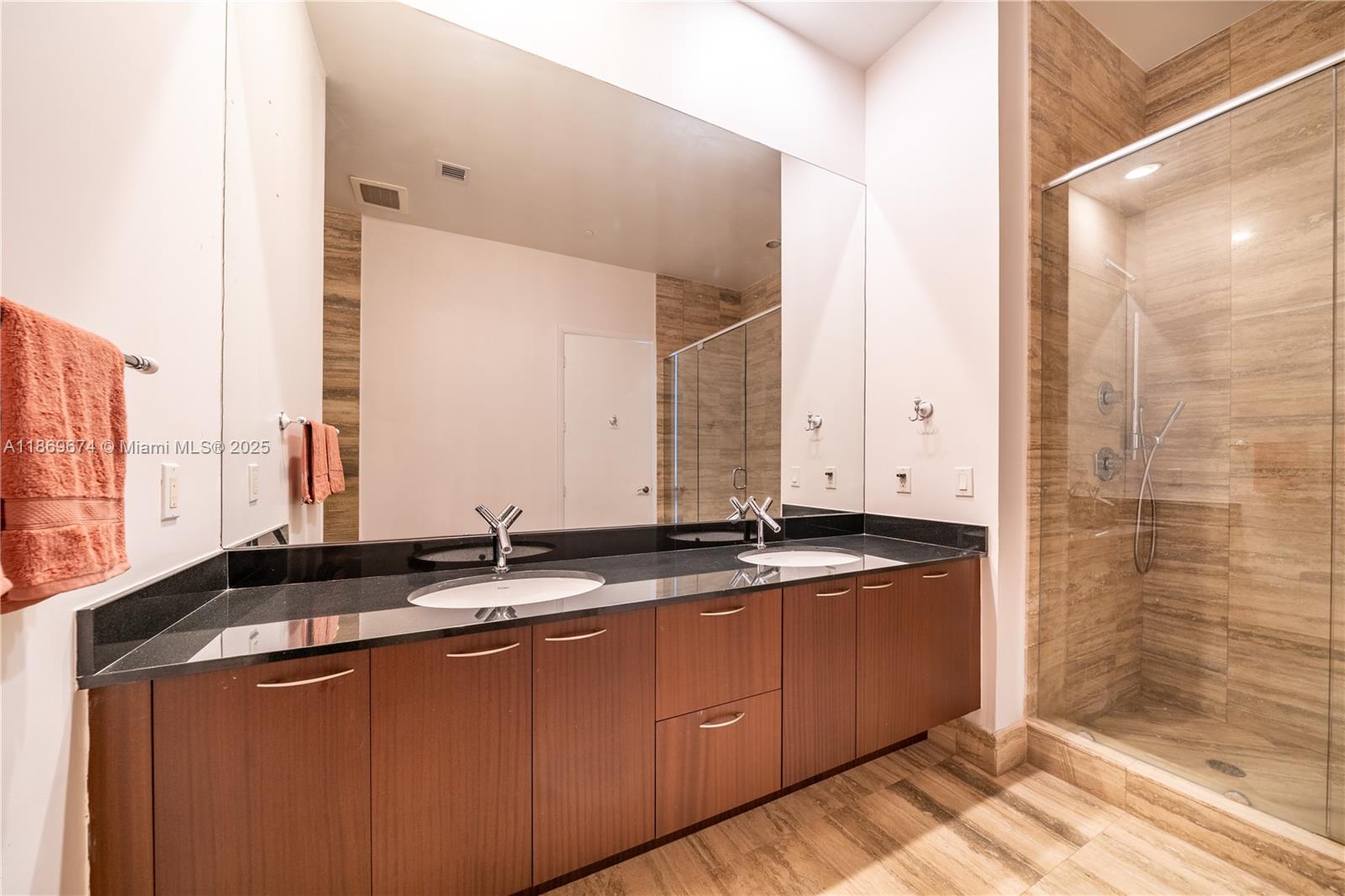 4305 2 / 2 1435 sq. ft. $ 2025-08-31 0 Photo