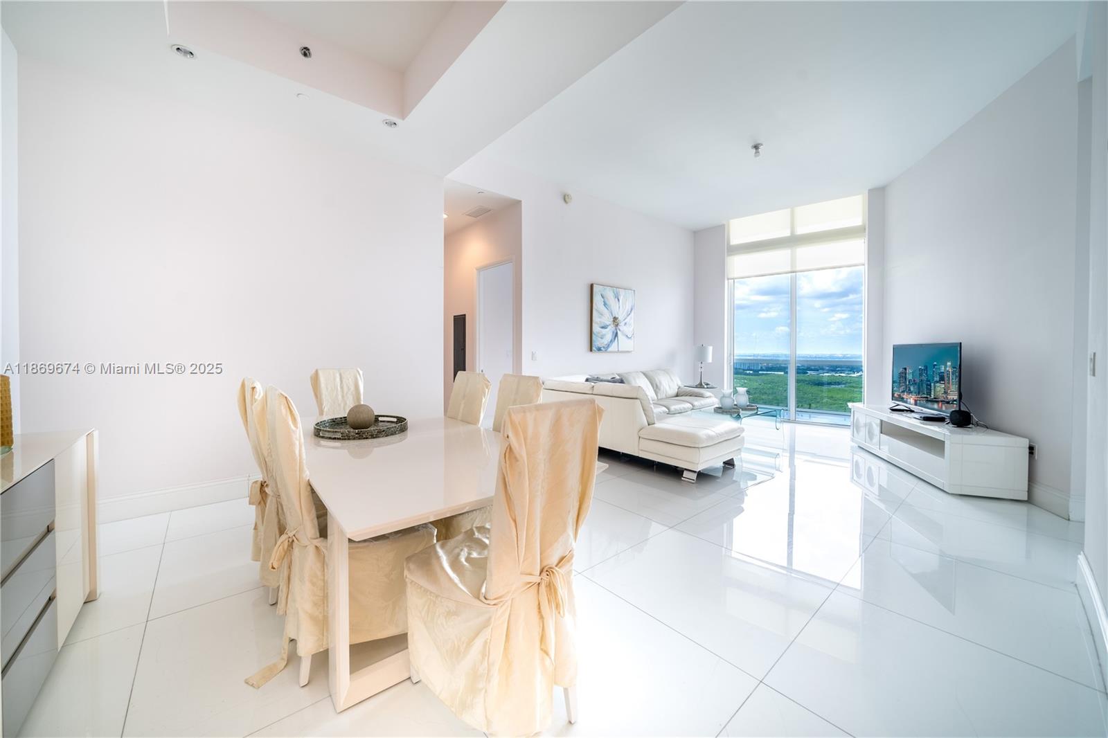 4305 2 / 2 1435 sq. ft. $ 2025-08-31 0 Photo