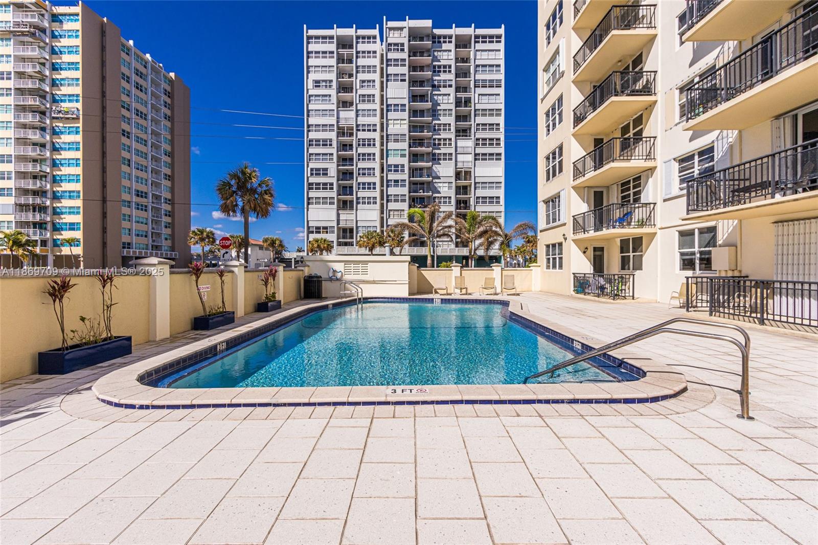 Photo of 1501 Ocean Dr  #1403, Hollywood, Florida, 33019 - 