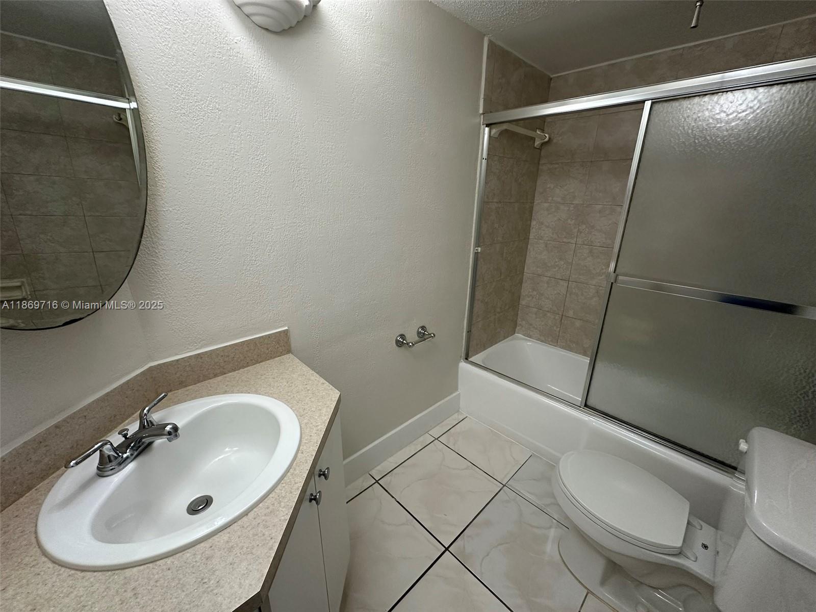 Ver detalles C108 1 / 2 898 sq. ft. $ 2025-08-31 0 foto