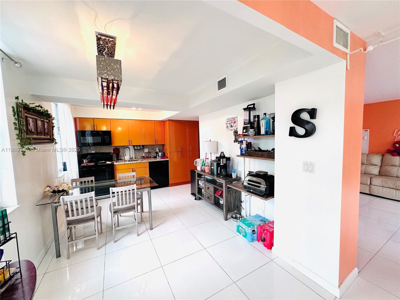See details 216 2 / 2 1544 sq. ft. $ 2025-08-31 0 Photo