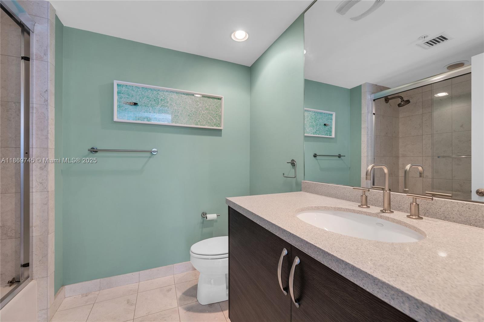 Photo of 3535 Ocean Dr  #1405, Hollywood, Florida, 33019 - 2ND GUEST BATHROOM