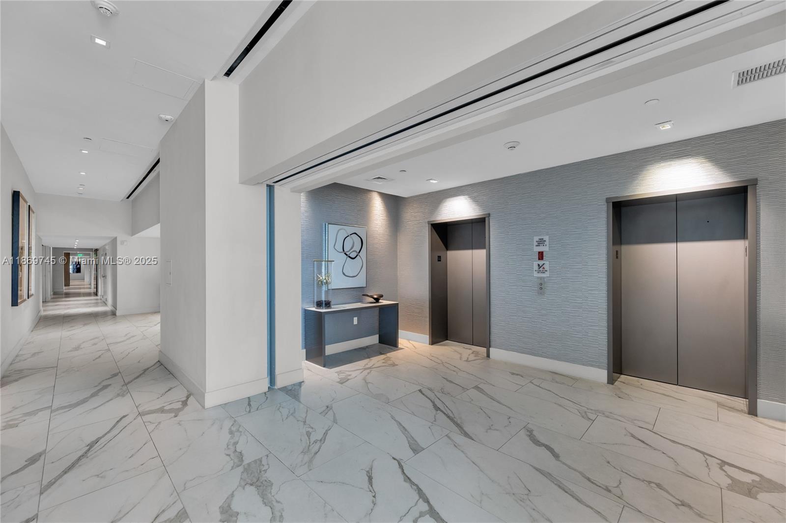 Photo of 3535 Ocean Dr  #1405, Hollywood, Florida, 33019 - ELEVATOR LOBBY