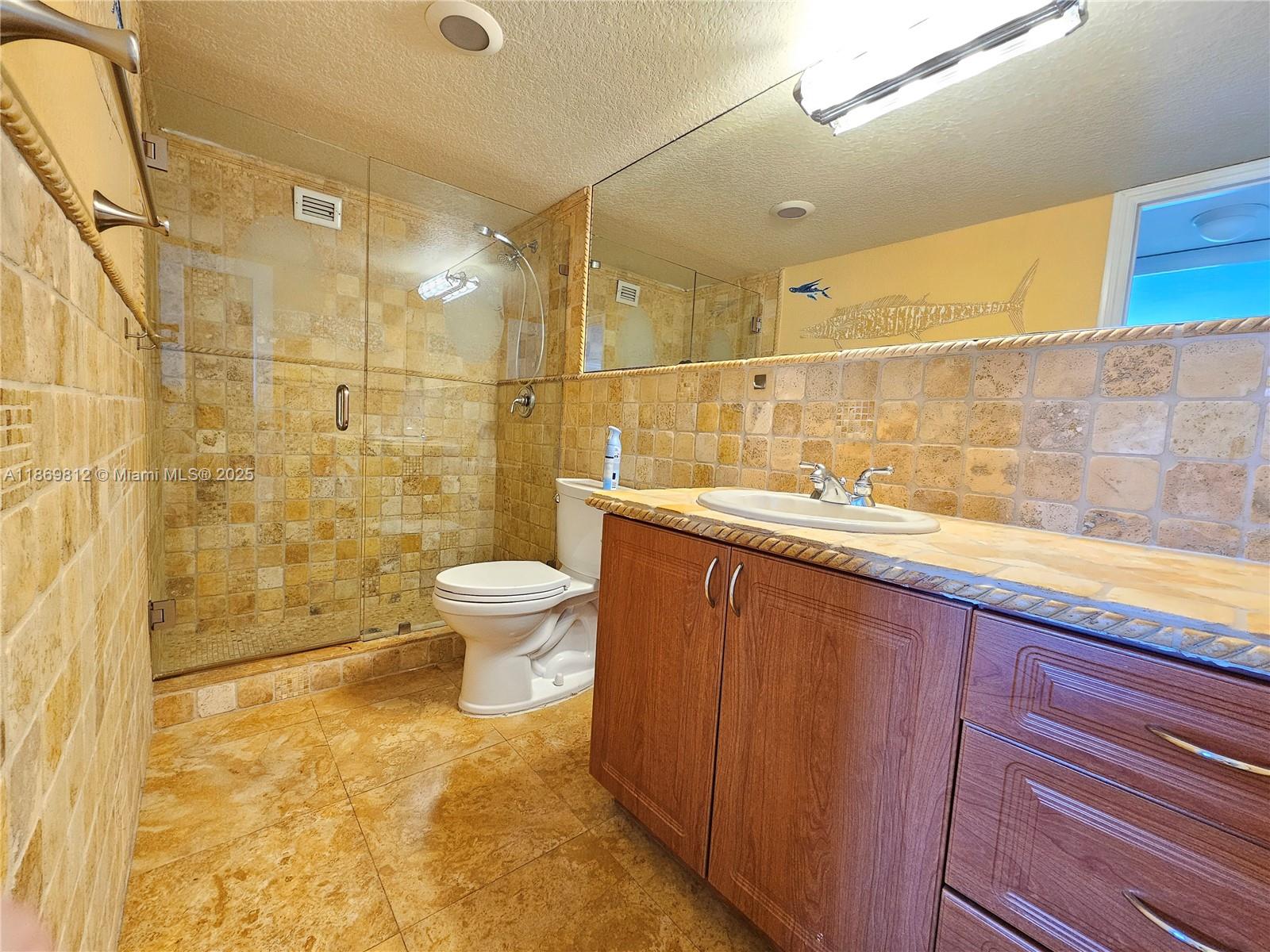 Photo of 427 Golden Isles Dr  #16E, Hallandale Beach, Florida, 33009 - Seconds Bath