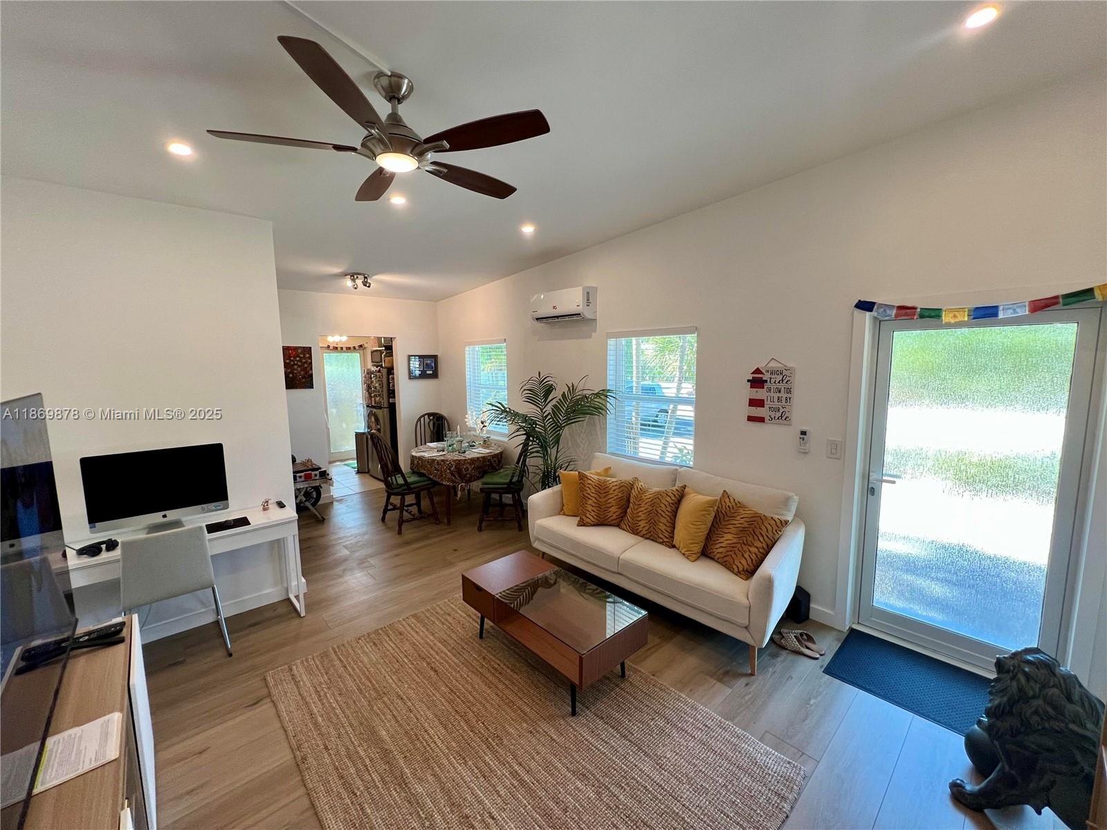 See details / 1244 sq. ft. $ 2025-09-01 0 Photo