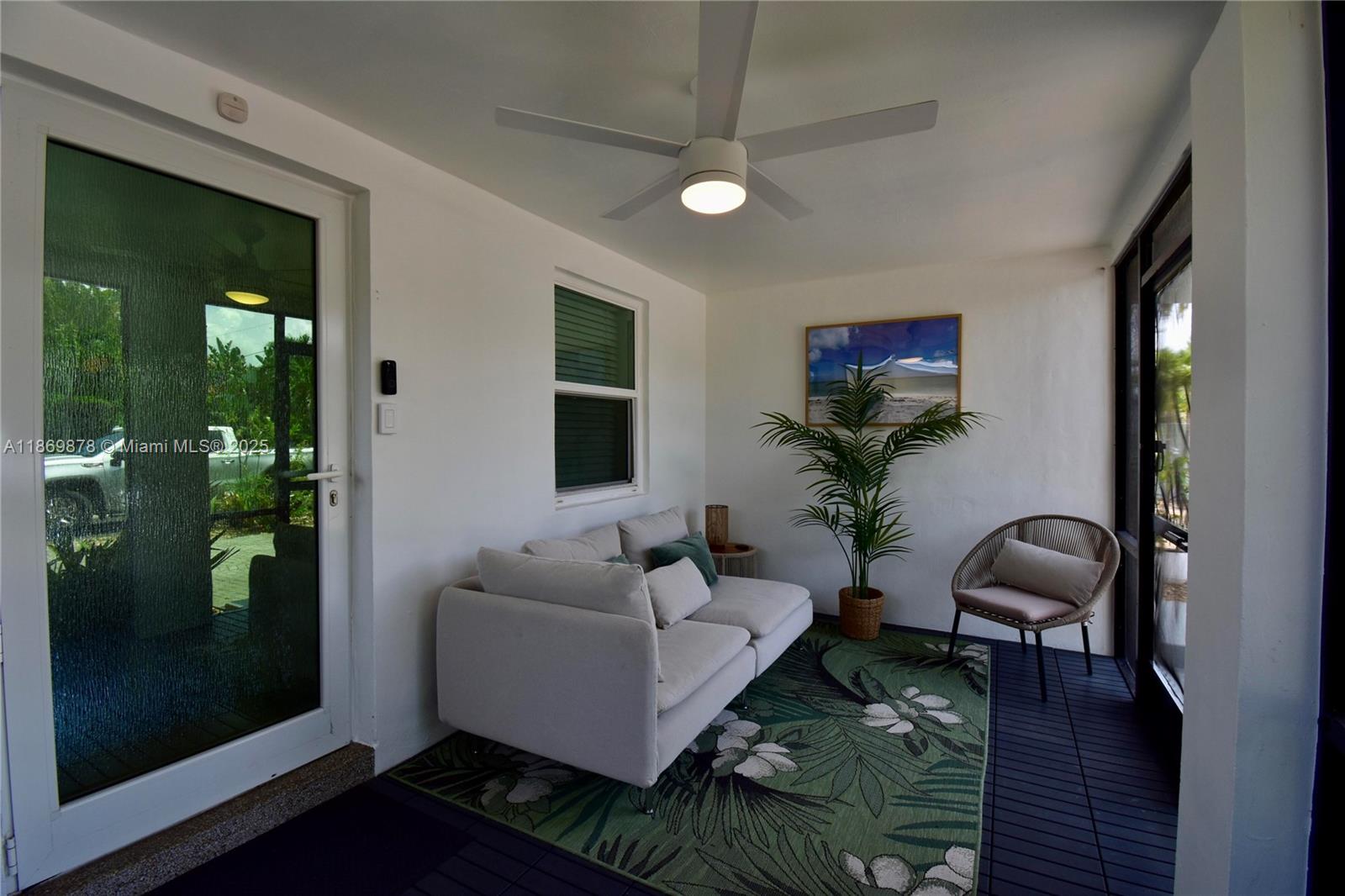 See details / 1244 sq. ft. $ 2025-09-01 0 Photo