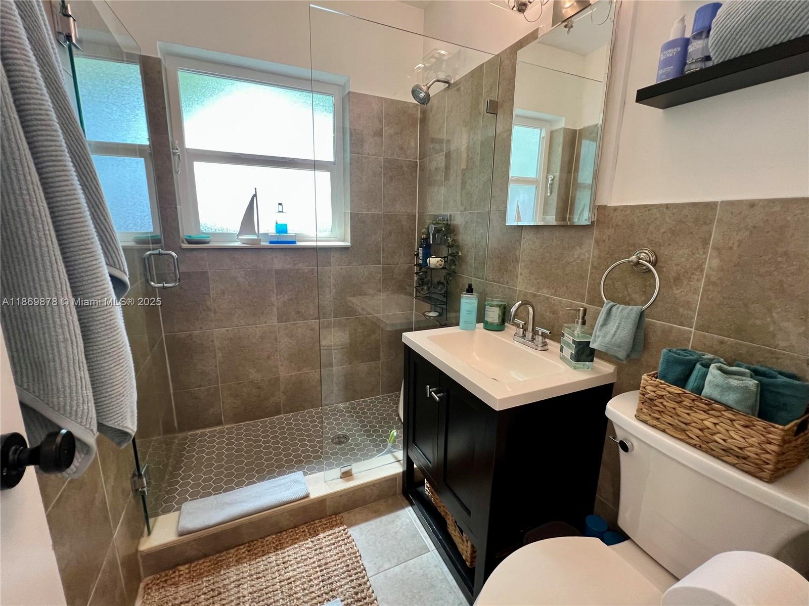 See details / 1244 sq. ft. $ 2025-09-01 0 Photo