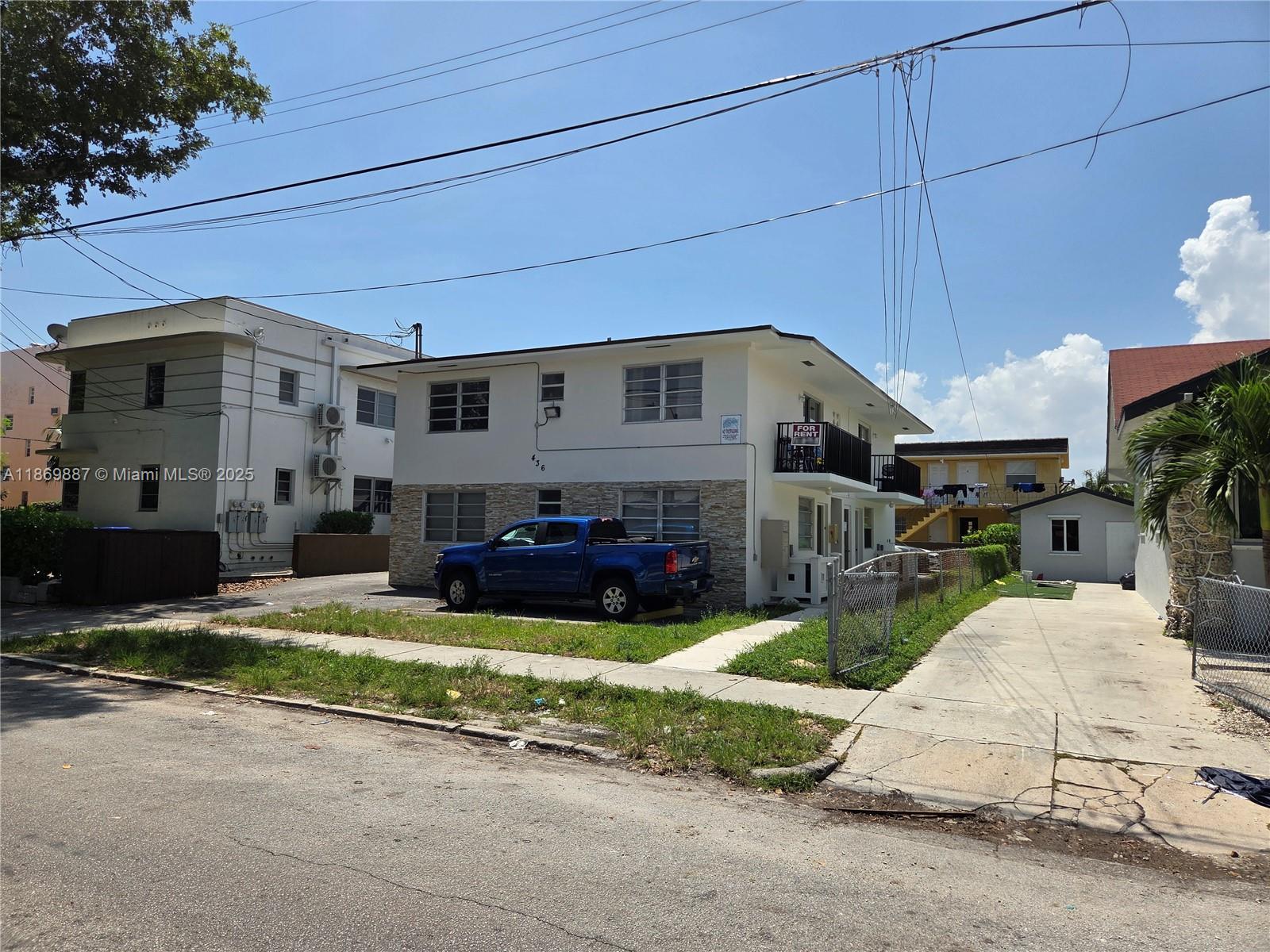 See details / 3000 sq. ft. $ 2025-09-01 0 Photo