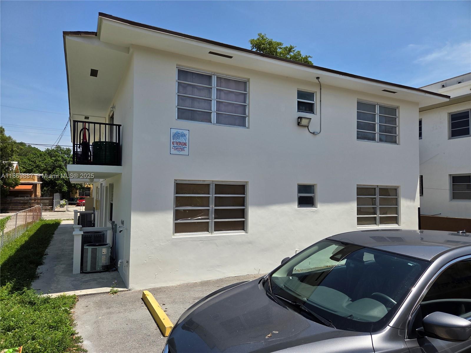 See details / 3000 sq. ft. $ 2025-09-01 0 Photo