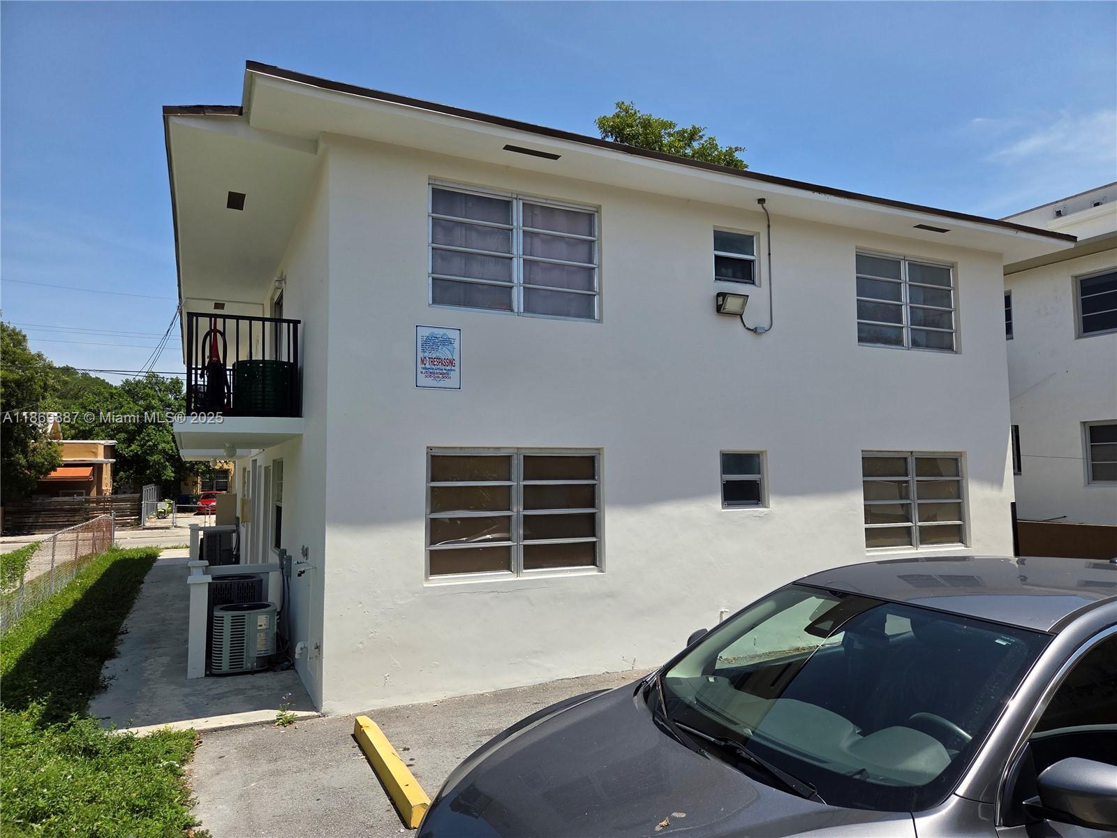 See details / 3000 sq. ft. $ 2025-09-01 0 Photo