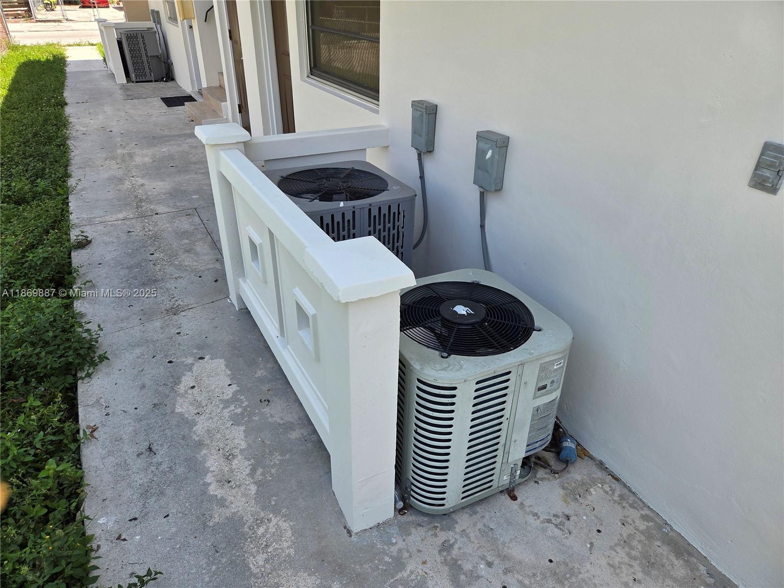 See details / 3000 sq. ft. $ 2025-09-01 0 Photo