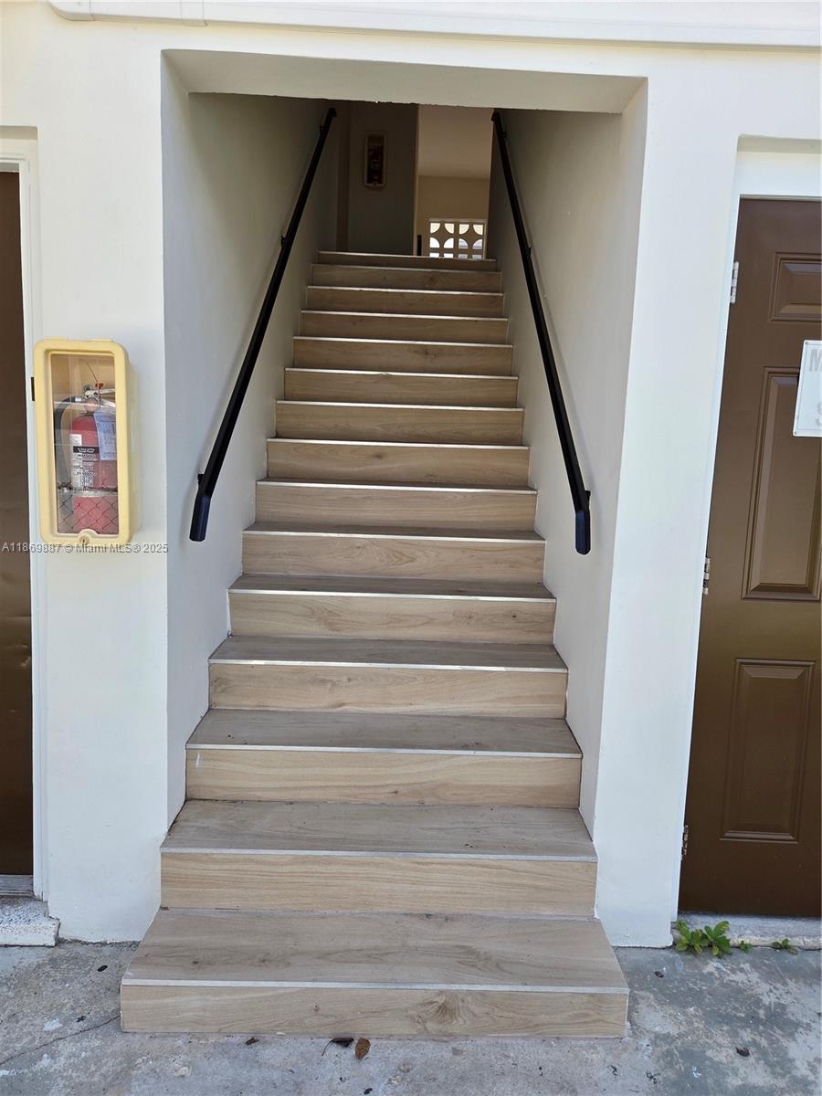 See details / 3000 sq. ft. $ 2025-09-01 0 Photo