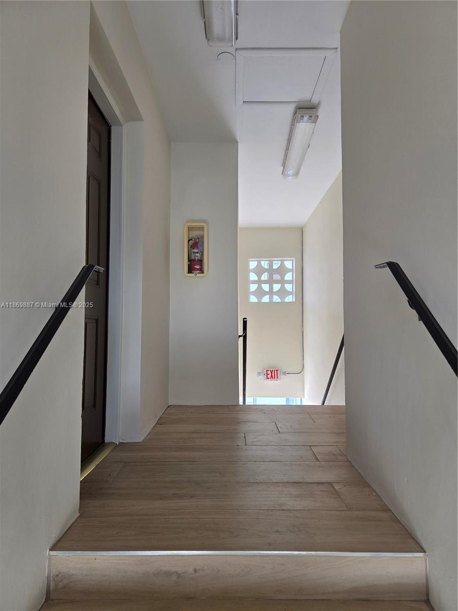 See details / 3000 sq. ft. $ 2025-09-01 0 Photo