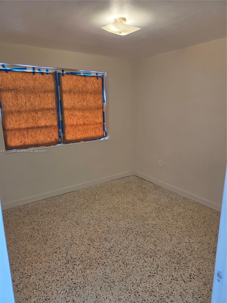 See details / 3000 sq. ft. $ 2025-09-01 0 Photo