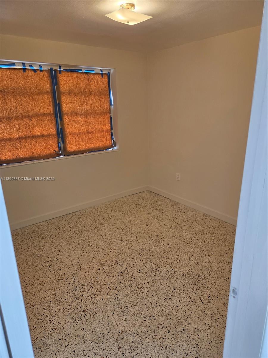 See details / 3000 sq. ft. $ 2025-09-01 0 Photo