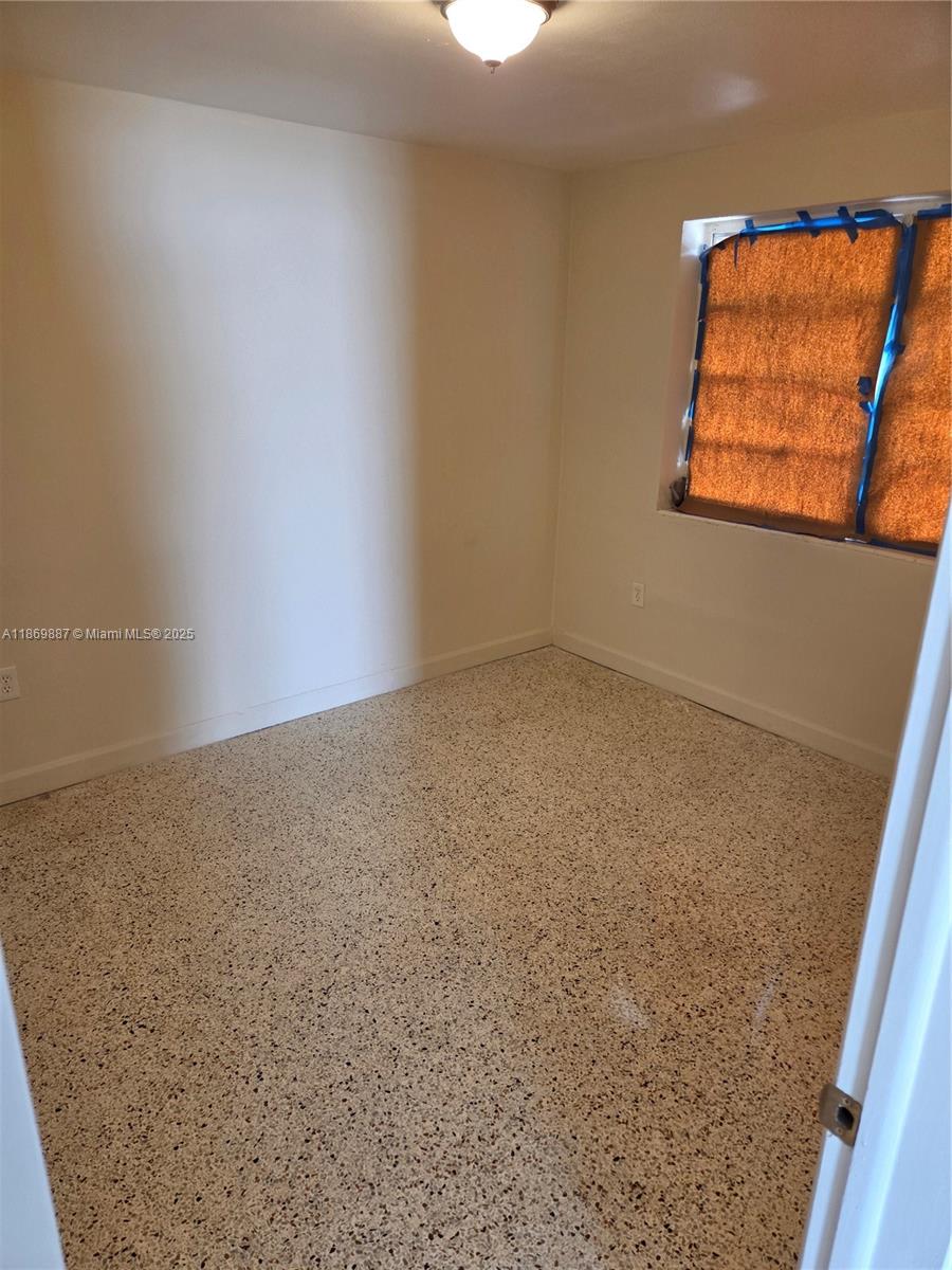 See details / 3000 sq. ft. $ 2025-09-01 0 Photo