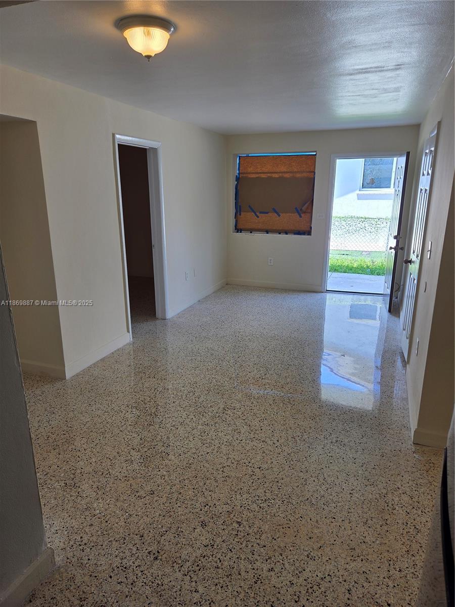 See details / 3000 sq. ft. $ 2025-09-01 0 Photo