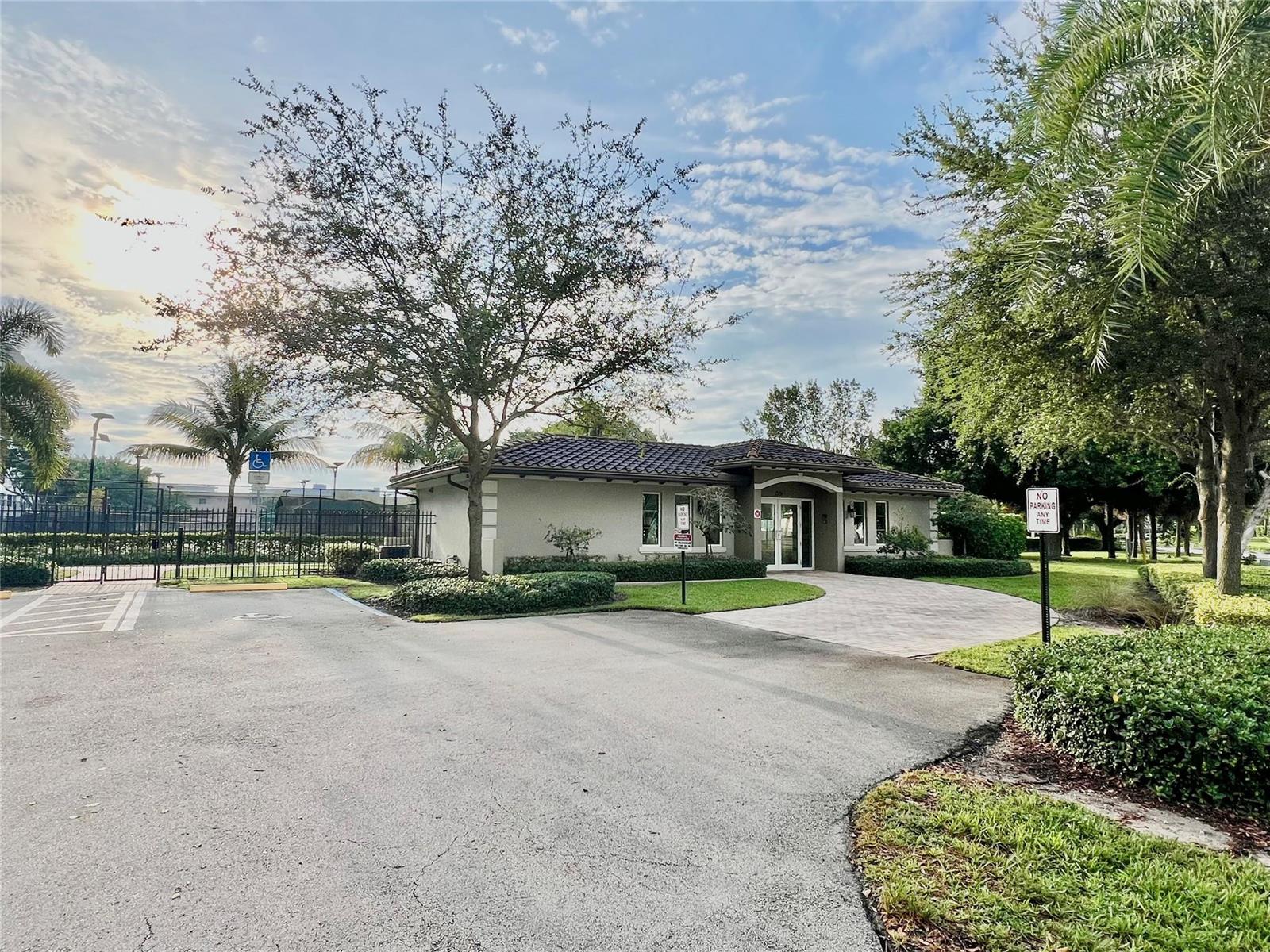 306 1 / 1 690 sq. ft. $ 2026-06-15 0 foto