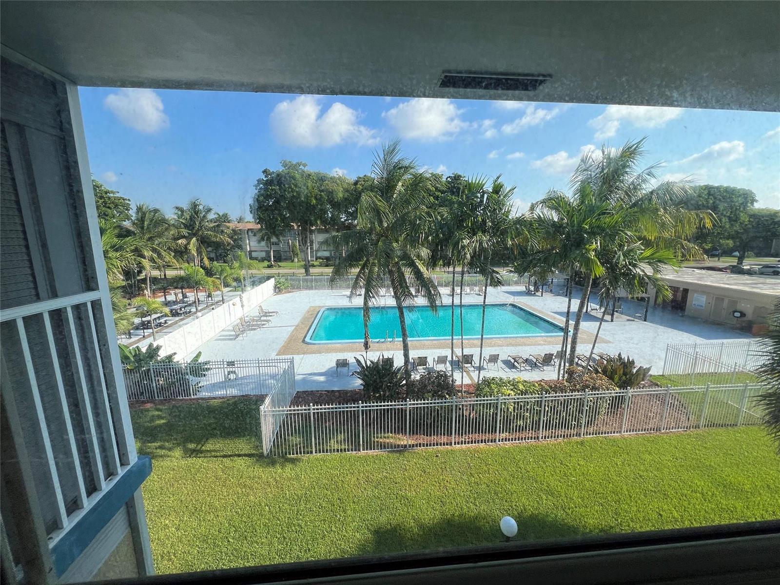 306 1 / 1 690 sq. ft. $ 2026-06-15 0 foto